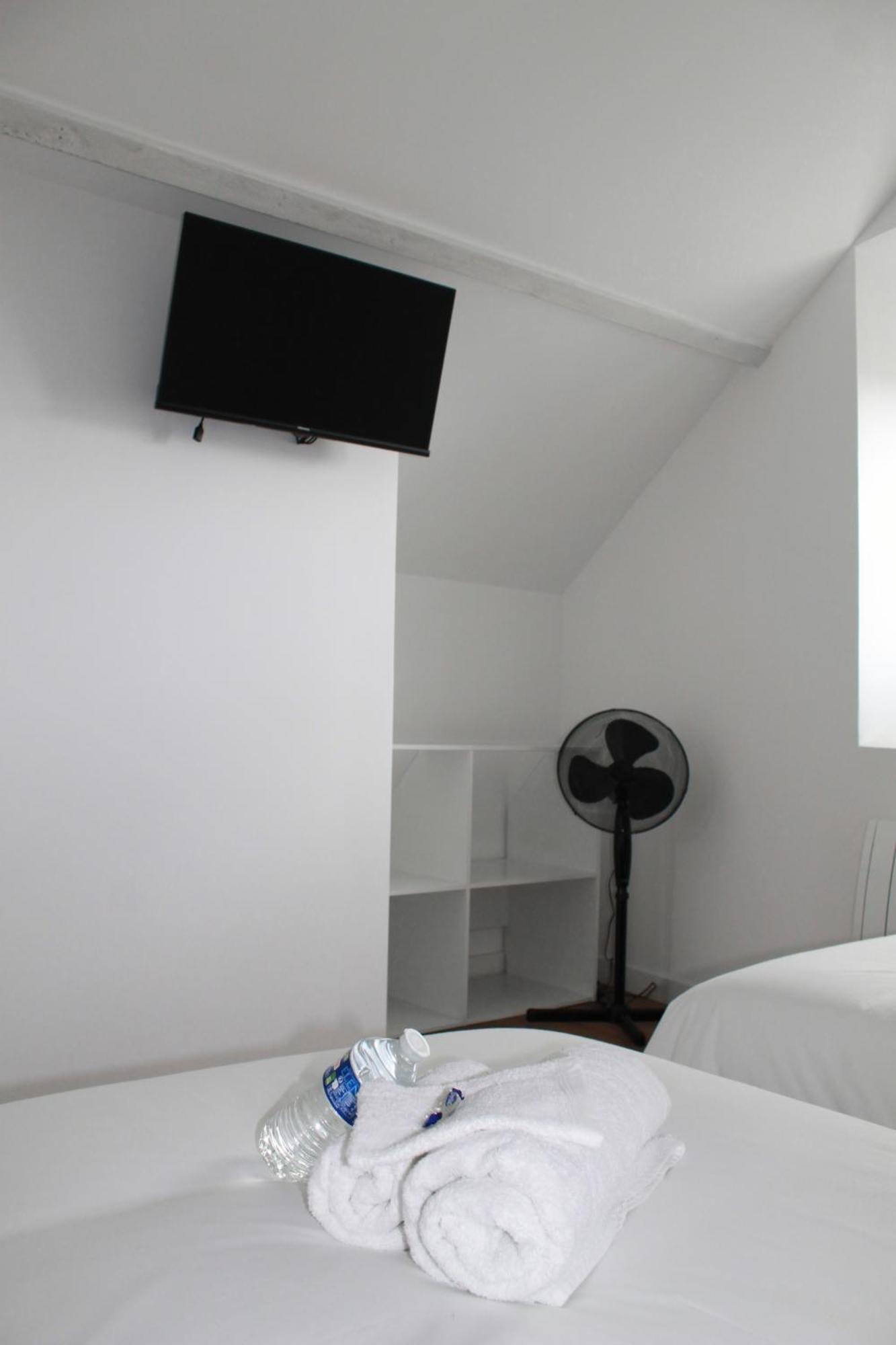 L'Equinoxe - Parking Prive - Zapart'Hotels Malesherbes المظهر الخارجي الصورة